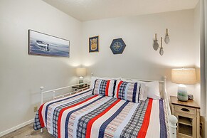 Walk to Seaside Beach: Vacation Rental Cottage!