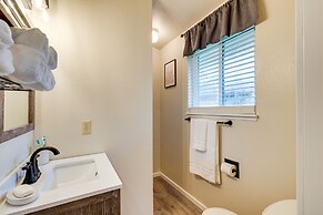 Walk to Seaside Beach: Vacation Rental Cottage!