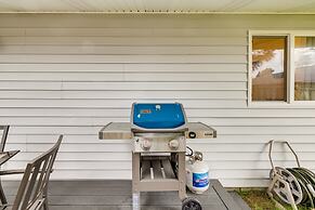 Walk to Seaside Beach: Vacation Rental Cottage!