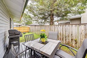 Walk to Seaside Beach: Vacation Rental Cottage!