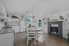 Boat & Fish on Lewisville Lake: Pet-friendly Haven
