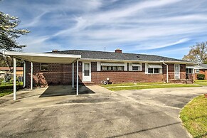 Charming Aiken Vacation Rental 2 Mi to Dtwn!