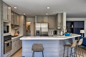 Upscale Palm Desert Oasis w/ BBQ - Near Golf!