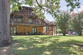 Riverfront Townsend Apt - 18 Miles to Pigeon Forge