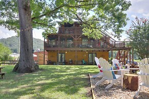 Riverfront Townsend Apt - 18 Miles to Pigeon Forge