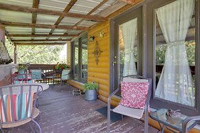 Riverfront Townsend Apt - 18 Miles to Pigeon Forge