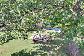 Riverfront Townsend Apt - 18 Miles to Pigeon Forge