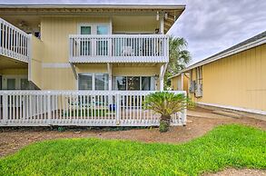 Cozy Destin Condo w/ Amenities + Private Beach!