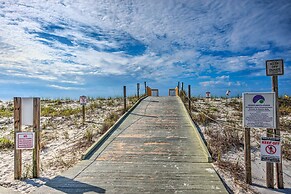 Cozy Destin Condo w/ Amenities + Private Beach!
