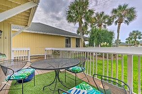 Cozy Destin Condo w/ Amenities + Private Beach!