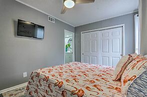 Cozy Destin Condo w/ Amenities + Private Beach!