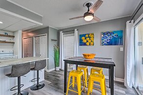 Cozy Destin Condo w/ Amenities + Private Beach!