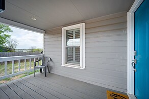 Pet-friendly Texas Retreat w/ Deck & Gas Grill!