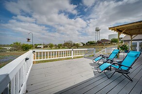 Pet-friendly Texas Retreat w/ Deck & Gas Grill!
