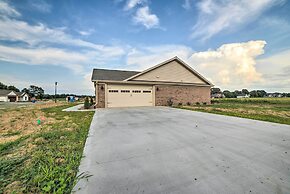 Cozy Murray Retreat Near MSU & Local Eateries