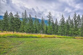 Pet-friendly Eureka Getaway w/ Mountain Views