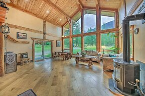 Pet-friendly Eureka Getaway w/ Mountain Views