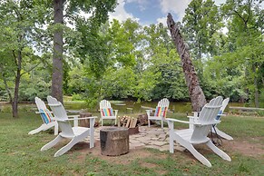 Riverfront Couple's Retreat in Smoky Mountains!