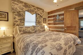 Riverfront Couple's Retreat in Smoky Mountains!