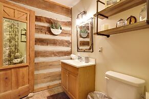 Riverfront Couple's Retreat in Smoky Mountains!