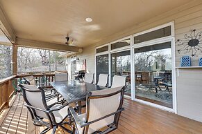 Waterfront Home on Beaver Lake w/ 2 Decks!