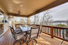 Waterfront Home on Beaver Lake w/ 2 Decks!
