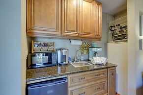 Chic Peaceful Retreat 16 Mi to Beaches & Wineries!
