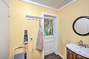 Renovated 'carnegie Cottage' - Walk to Dtwn!