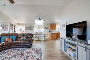 13 Mi to Lake Powell: Mtn-view Home w/ Deck & BBQ