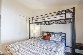 13 Mi to Lake Powell: Mtn-view Home w/ Deck & BBQ