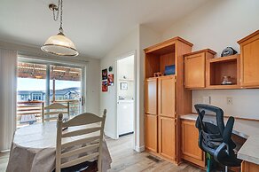 13 Mi to Lake Powell: Mtn-view Home w/ Deck & BBQ