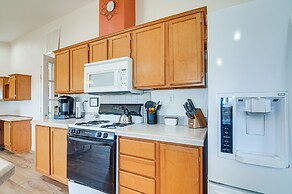 13 Mi to Lake Powell: Mtn-view Home w/ Deck & BBQ