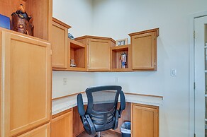 13 Mi to Lake Powell: Mtn-view Home w/ Deck & BBQ