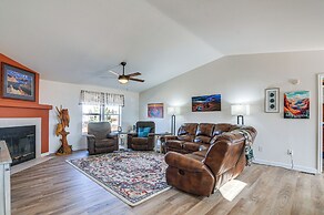 13 Mi to Lake Powell: Mtn-view Home w/ Deck & BBQ