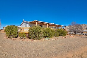 13 Mi to Lake Powell: Mtn-view Home w/ Deck & BBQ