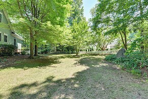 Sherrills Ford Escape w/ Hot Tub, Deck & Yard