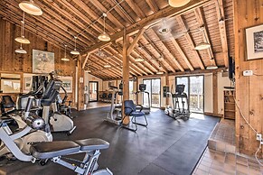 Mountain Condo w/ Views: Near Hiking & Biking!