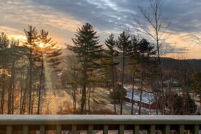 Mountain Condo w/ Views: Near Hiking & Biking!