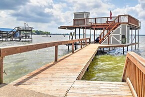 Private Dock & Boat House: Lakefront Mabank Home