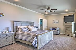 Private Dock & Boat House: Lakefront Mabank Home