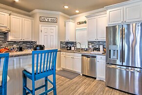 Private Dock & Boat House: Lakefront Mabank Home