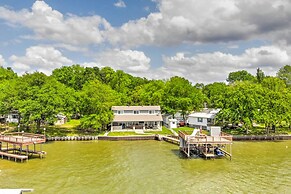 Private Dock & Boat House: Lakefront Mabank Home