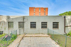 West Oakland Home - 2 Mi to Downtown Pittsburgh!