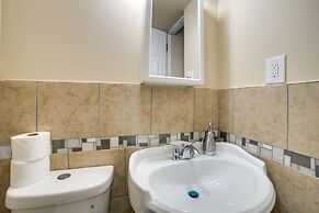 West Oakland Home - 2 Mi to Downtown Pittsburgh!