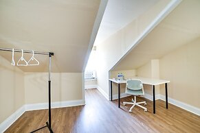 West Oakland Home - 2 Mi to Downtown Pittsburgh!