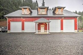 Chic Farmhouse w/ Creek in Heart of Wine Country!