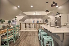 Chic Farmhouse w/ Creek in Heart of Wine Country!