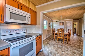 Cottage w/ Deck & Bbq: 2 Mi to Dale Hollow Lake!