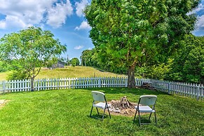 Cottage w/ Deck & Bbq: 2 Mi to Dale Hollow Lake!