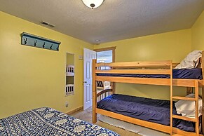 Garden City Lake House: Hot Tub & Views!